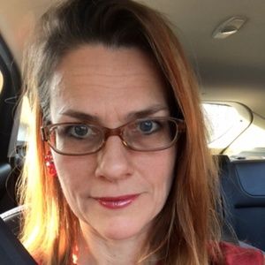 Meet your Posher, Carrie